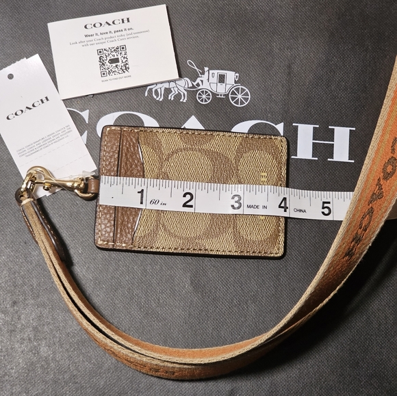 (UNISEX) COACH ID LANYARD IN SIGNATURE CANVAS (NWT) - Picture 9 of 14
